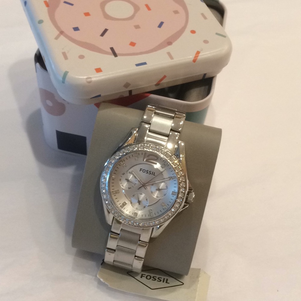 Gorgeous fossil women’s watch.